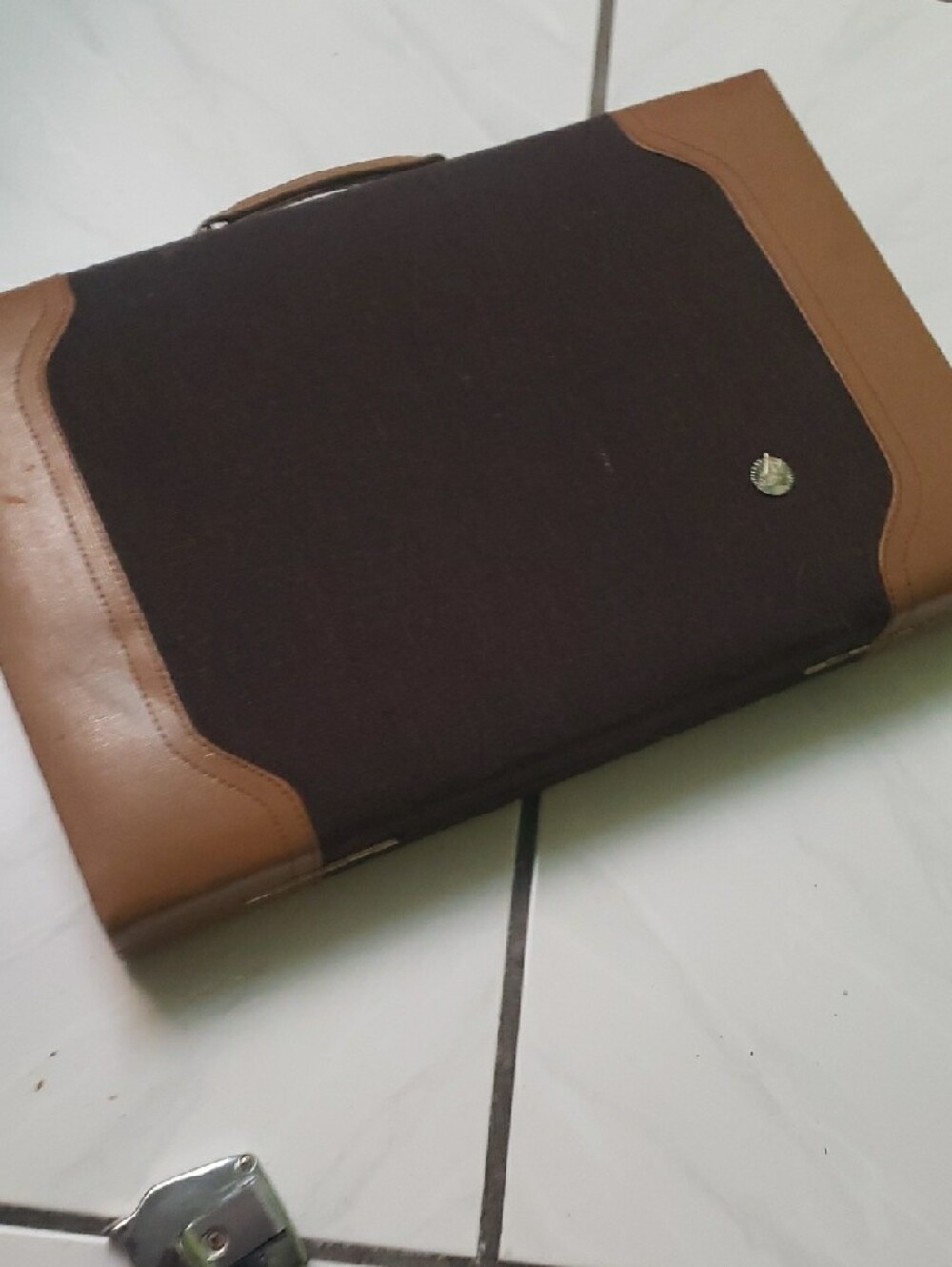 Vintage brown classic Backgammon Set with Dice and Chips, leather suitcase style - Picture 8 of 12